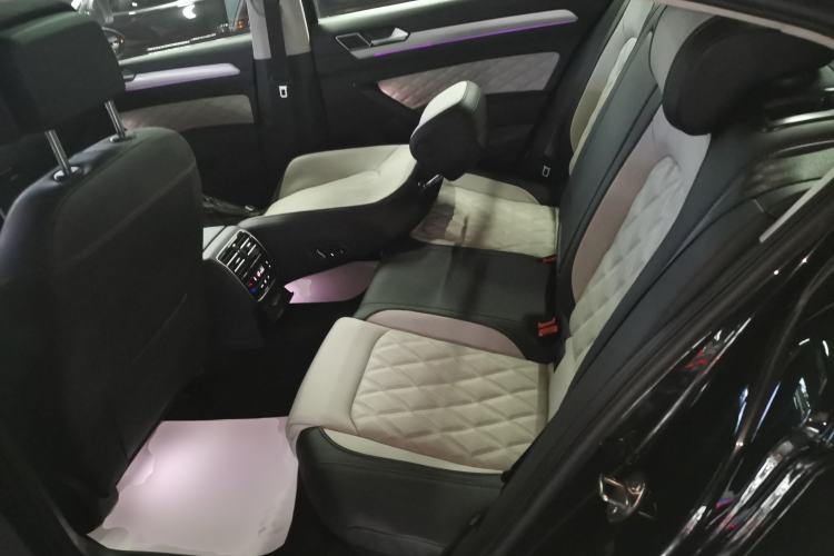 Used Volkswagen Magotan 2023 2 Million Units Commemorative Edition 330TSI DSG Luxury Version
