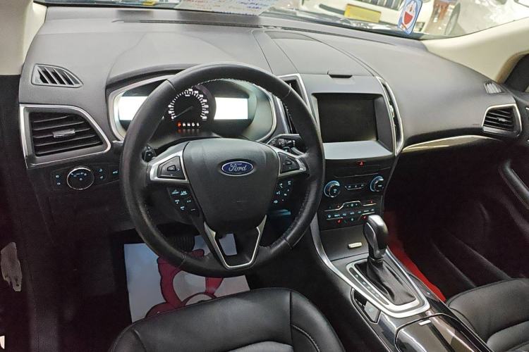 Used Ford Edge 2018 EcoBoost 245 Two-Wheel-Drive Titanium 7-Seater China VI Standard
