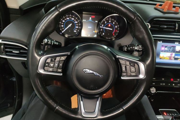 Used Jaguar F-PACE 2018 2.0T Four-Wheel Drive Urban Luxury Edition
