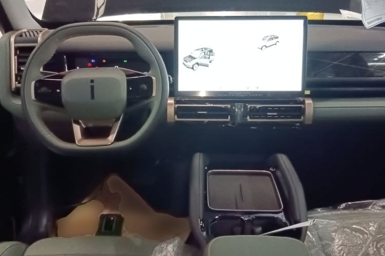 Used  03 2024 401km Range Two-Wheel Drive Standard Yuechao Version
