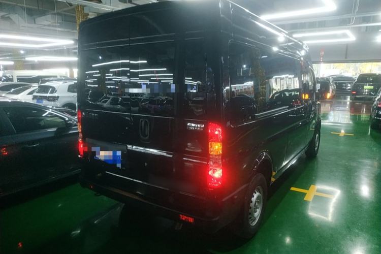 Used  Yufeng 2023 V9+ 2.0T Automatic Front-Drive Multi-Function Mid-Roof 7/8/9-Seater