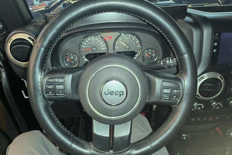 Used  Wrangler 2017 3.0L Sahara Four-Door Comfort Edition
