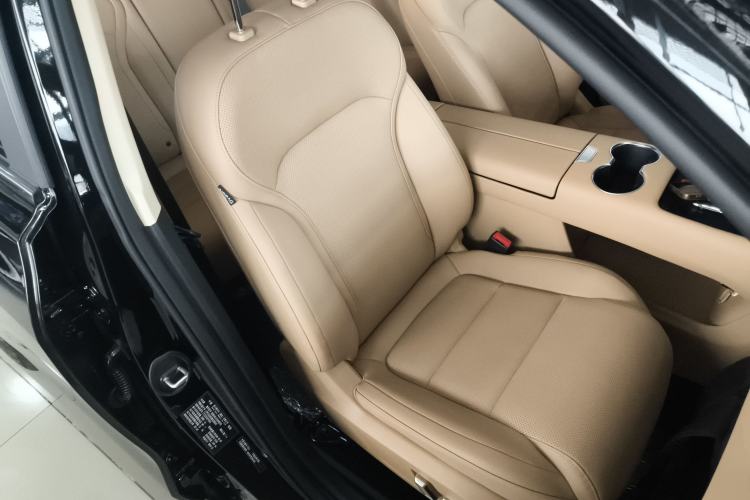 Used  E5 PLUS 2025 120km Standard Travel Custom Edition 7 Seats