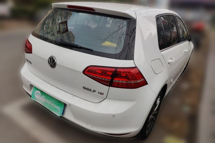 Used Volkswagen Golf 2016 230TSI Automatic Luxury Version
