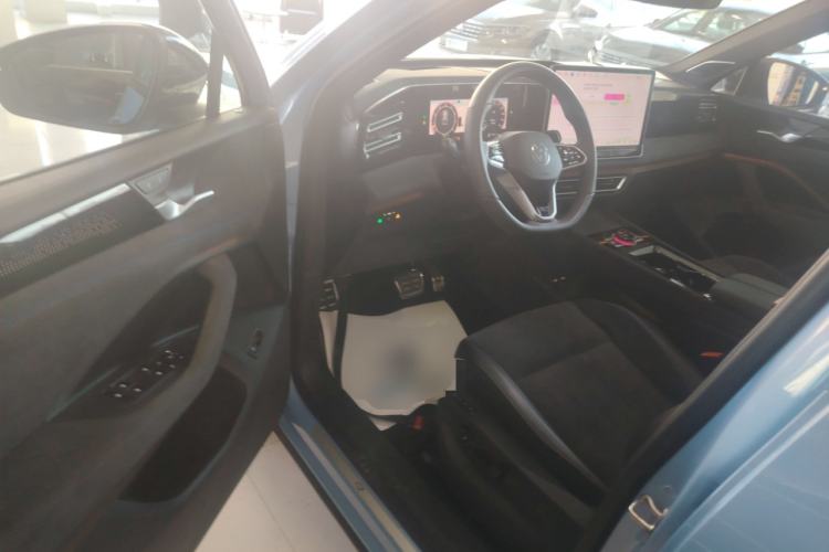 Used Volkswagen Tiguan L 2024 PRO 380TSI Four-Wheel Drive R-Line Prestige Edition
