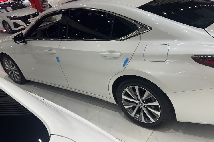 TDK.VehicleDetails.img