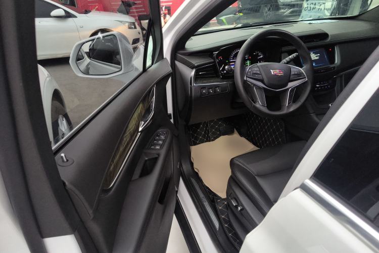 Used Cadillac XT5 2018 25T Tech Model
