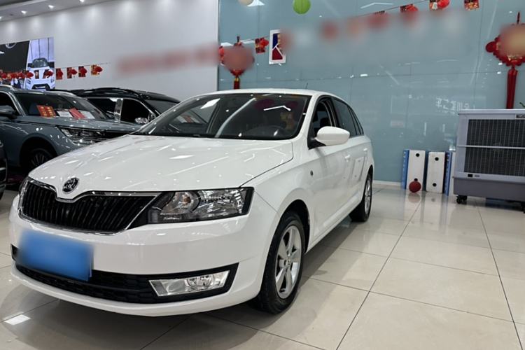 Used Skoda Rapid Spaceback 2016 Revised 1.6L Automatic Chuanxing Version
