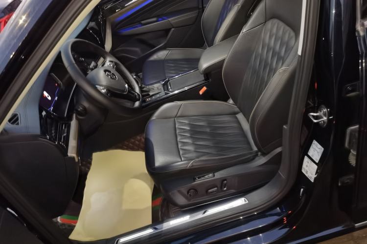 Used Volkswagen Passat 2019 330TSI Luxury Edition China VI Standard
