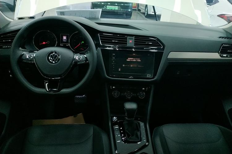 Used Volkswagen Tiguan L 2021 330TSI Automatic Two-Wheel Drive Smart Edition
