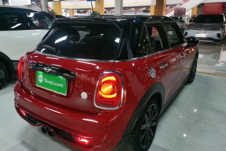 Used  MINI 2016 2.0T COOPER S Pioneer Edition Five-Door Model
