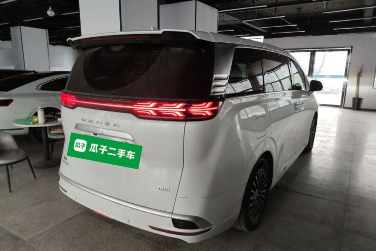 Used Denza D9 2022 DM-i 970 Four-Wheel Drive Flagship Model
