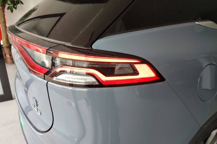 Used BYD Tang New Energy 2018 DM 2.0T All-Wheel Drive Smart Connect Elite 7-Seater China V Emission Standard
