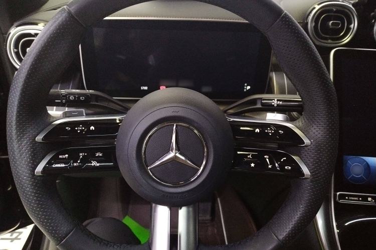 Used Mercedes-Benz GLC 2023 GLC 260 L 4MATIC Luxury Model 5 Seats
