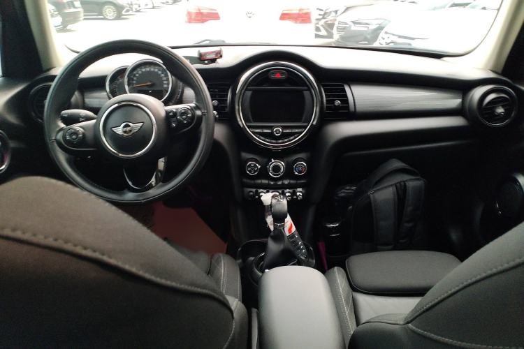 Used  MINI 2016 1.5T COOPER Five-Door Edition
