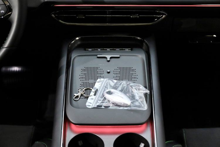 Used VOYAH FREE 2025 318 259 km All-Wheel-Drive Exploration Edition
