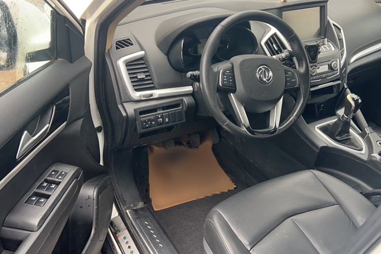 Used Dongfeng Aeolus AX7 2015 2.0L Manual Zhiyi Trim
