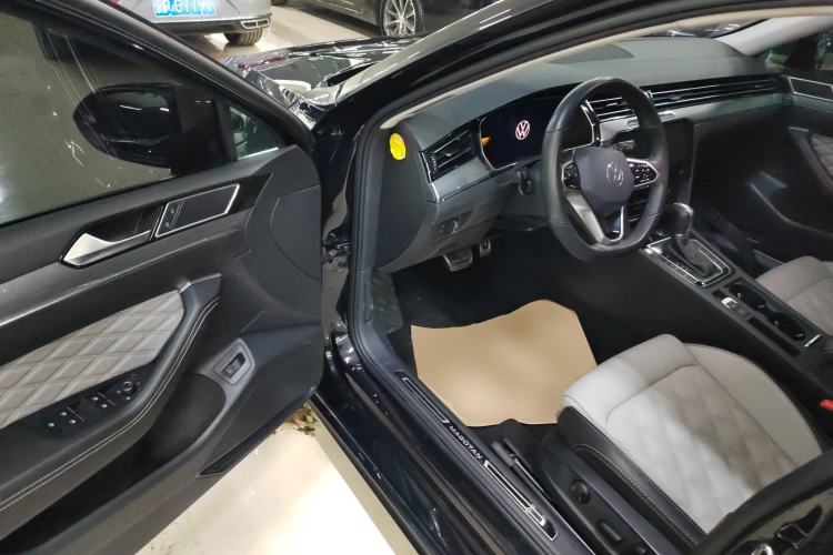 Used Volkswagen Magotan 2023 2 Million Units Limited Edition 330TSI DSG Leading Version