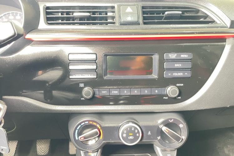 Used Kia KX Cross 2017 1.4L MT GLS
