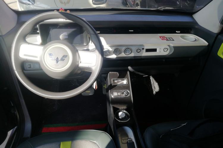 Used Wuling Hongguang MINIEV 2022 GAMEBOY 300km Enthusiast Model with Lithium Iron Phosphate
