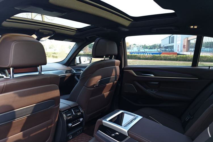 Used BMW 5 Series 2022 Restyled 530Li Luxury Edition M Sport Package
