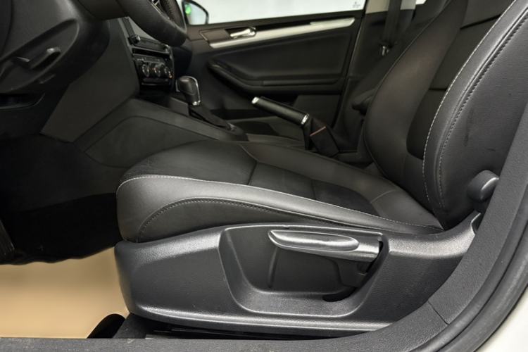 Used Volkswagen Sagitar 2018 1.6L Automatic Comfort Model
