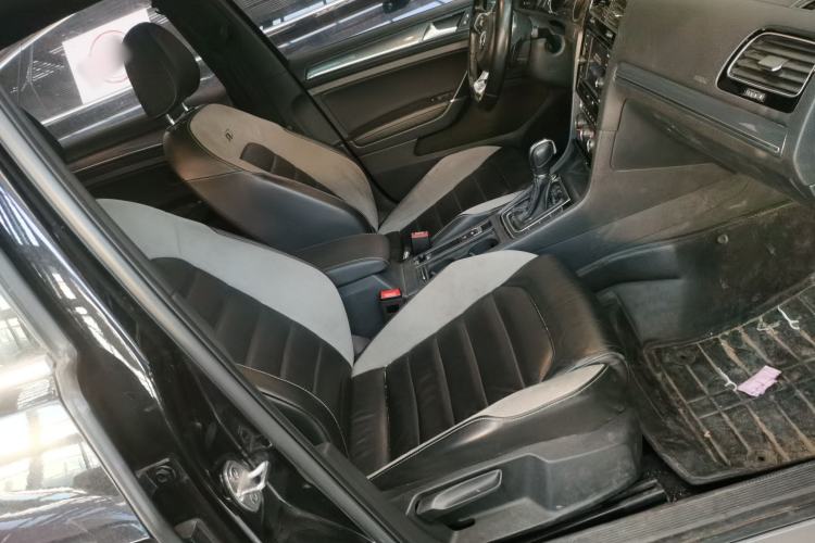 Used Volkswagen Golf 2018 280TSI Automatic R-Line Model
