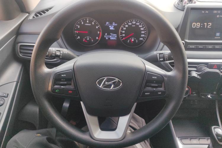 Used Hyundai Celesta 2017 1.6L Automatic Enjoyment Version GLS
