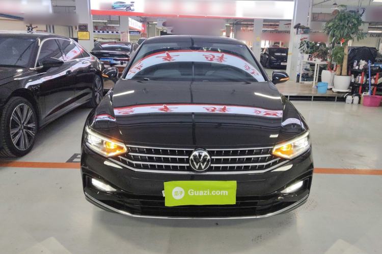 Used Volkswagen Magotan 2023 2 Million Units Commemorative Edition 330TSI DSG Luxury Version
