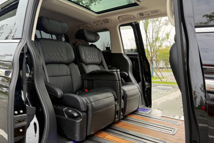 Used Honda Elysion 2019 2.0L Hybrid Supreme Edition
