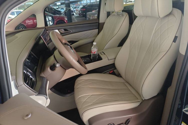 Used Denza D9 2022 DM-i 970 Four-Wheel Drive Prestige Model