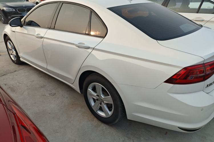 Used Volkswagen Lamando 2019 230TSI DSG Fashion Edition China VI
