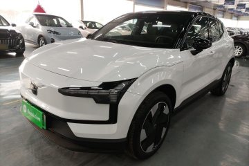 Used Volvo EX30 2025 Rear-Drive Long-Range Plus Model