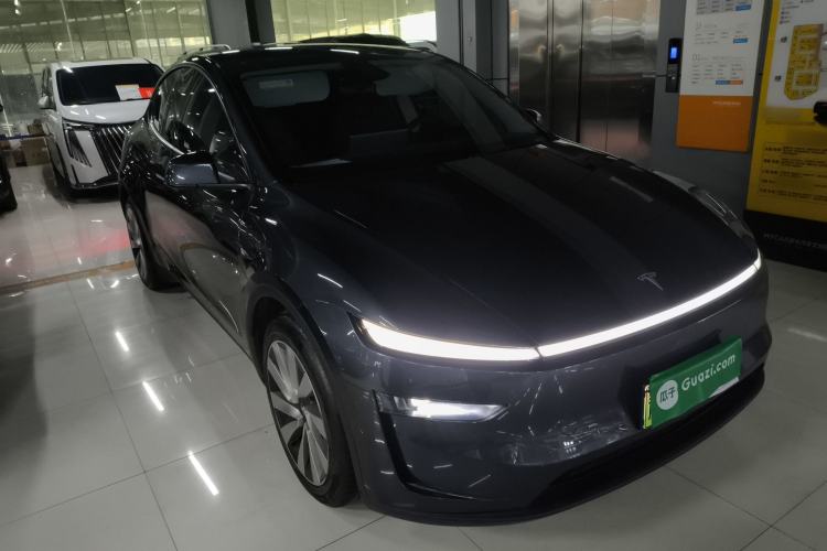 Used Tesla Model Y 2025 Long-Range All-Wheel Drive First Edition
