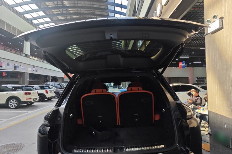 Used Li Auto L8 2023 Pro Model
