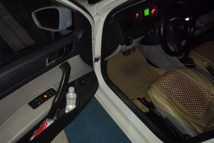 Used Skoda Rapid 2013 1.6L Automatic Smart Selection Model
