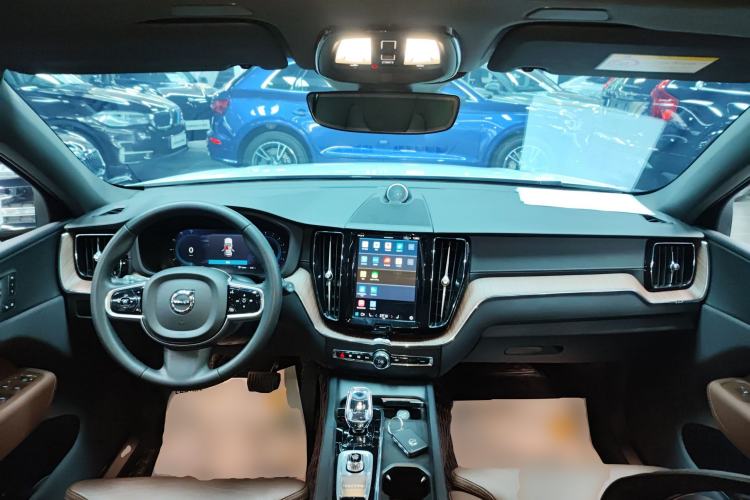 Used Volvo XC60 2024 B5 4x4 Smart Luxury Edition