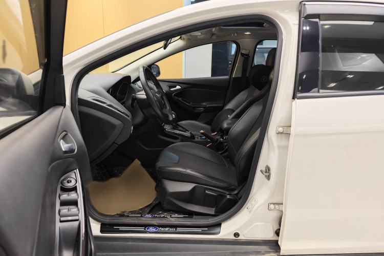 Used Ford Focus 2015 Hatchback 1.6L Automatic Fashion Edition