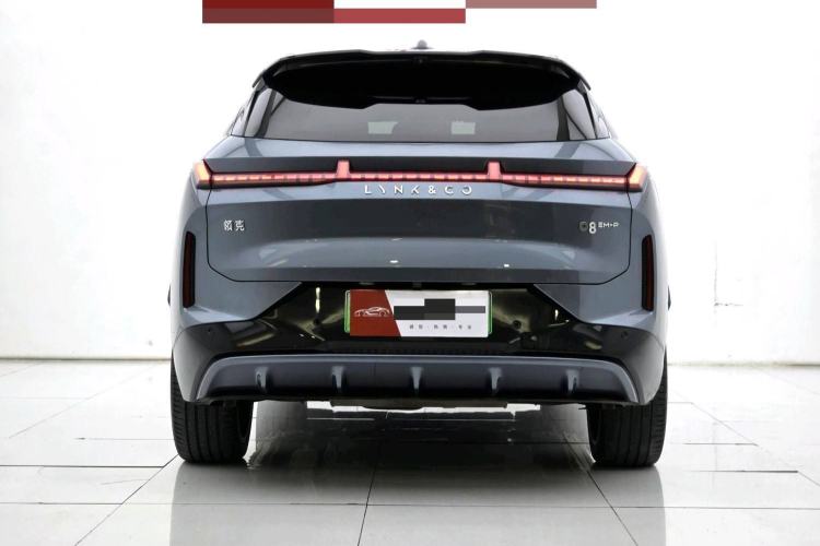 Used Lynk & Co 08 EM-P 2025 220 km All-Wheel-Drive Performance Halo