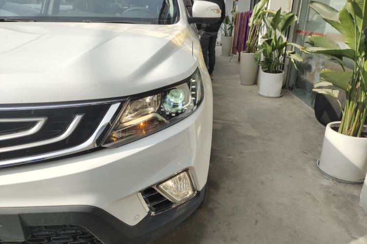 Used Geely Auto Vision X6 2016 1.8L Manual Luxury Model
