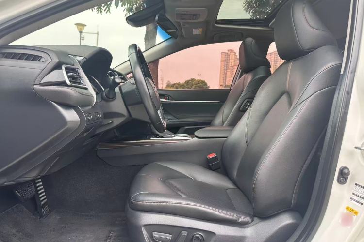 Used Toyota Camry 2018 2.0G Luxury Edition
