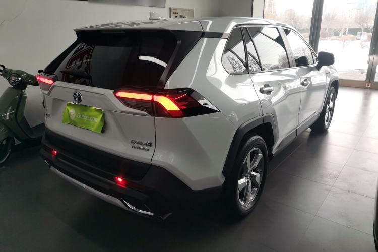 Used Toyota RAV4 2022 Dual-Engine 2.5L E-CVT Two-Wheel Drive Elite Edition
