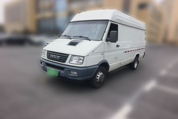 Used Iveco Daily 2021 2.5T V40 2-3 Seater Long Wheelbase Mid-Roof Design with Dual Side Sliding Doors