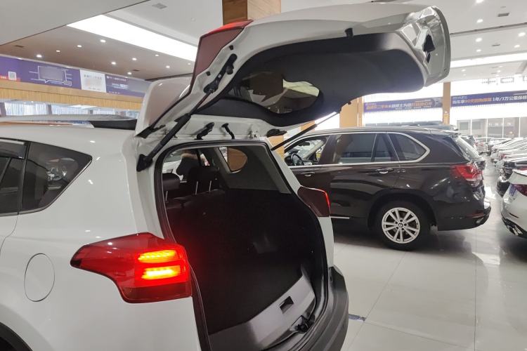 Used Toyota RAV4 2015 2.0L CVT Four-Wheel Drive New Edition
