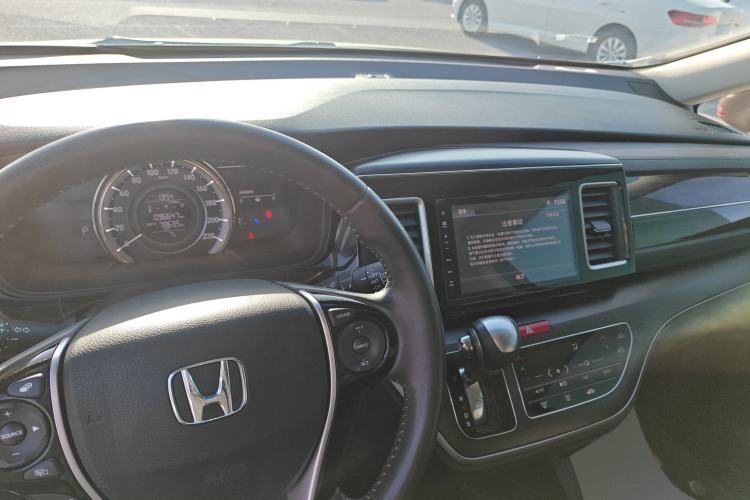 Used Honda Elysion 2016 2.4L Style Edition
