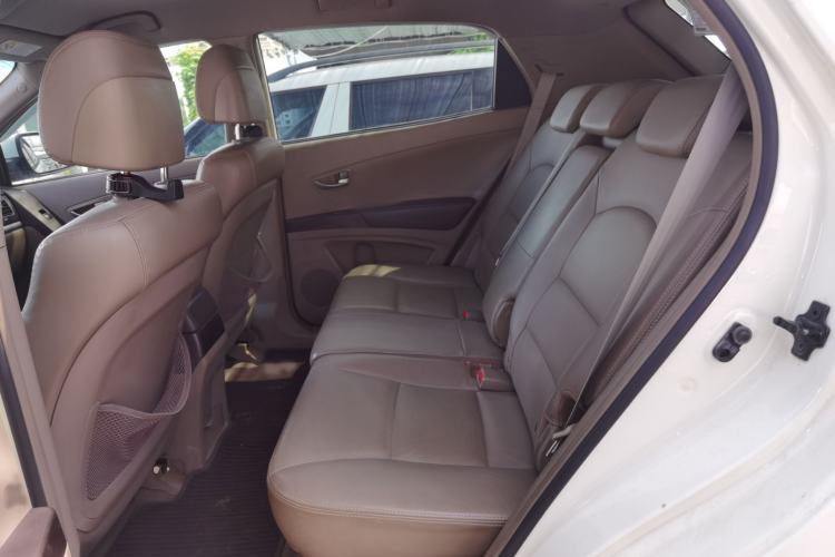 Used SsangYong Korando 2011 2.0T Diesel Two-Wheel Drive Automatic Luxury Navigation Edition
