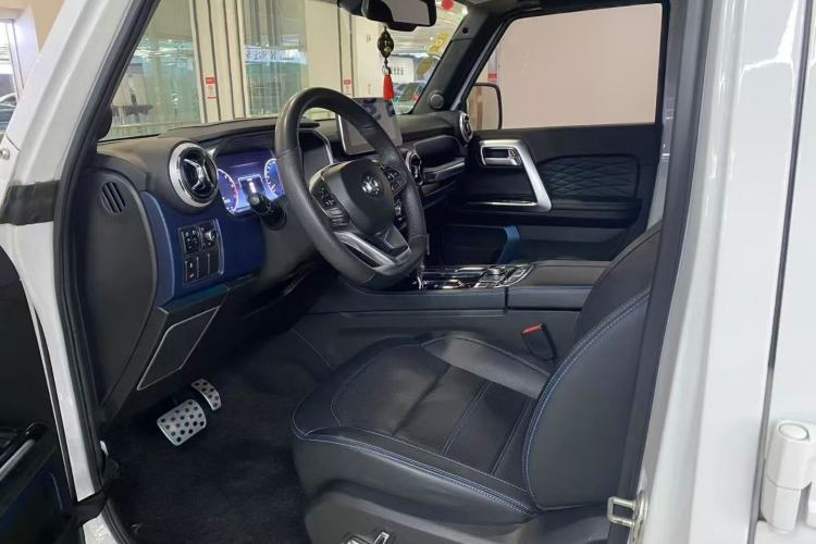 Used  BJ40 2018 PLUS 2.3T Automatic Four-Wheel Drive Flagship Version China V Emission Standard