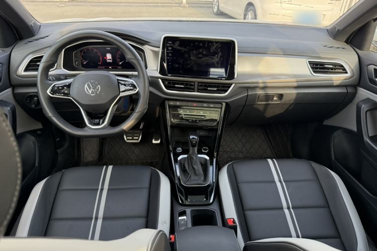 Used Volkswagen T-ROC 2023 300TSI DSG Two-Wheel Drive Starlight Edition
