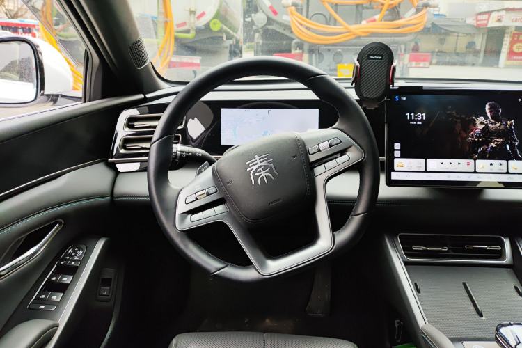 Used BYD Qin L 2025 DM-i Smart Drive 80KM Leading Model