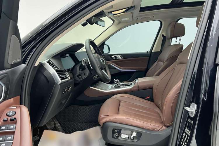 Used BMW X5 2021 xDrive40i Luxury Model with M Sport Package